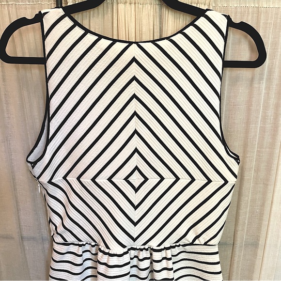 Anthropologie Maeve Mitred Diamond Striped Dress Size 6 - Picture 8 of 11